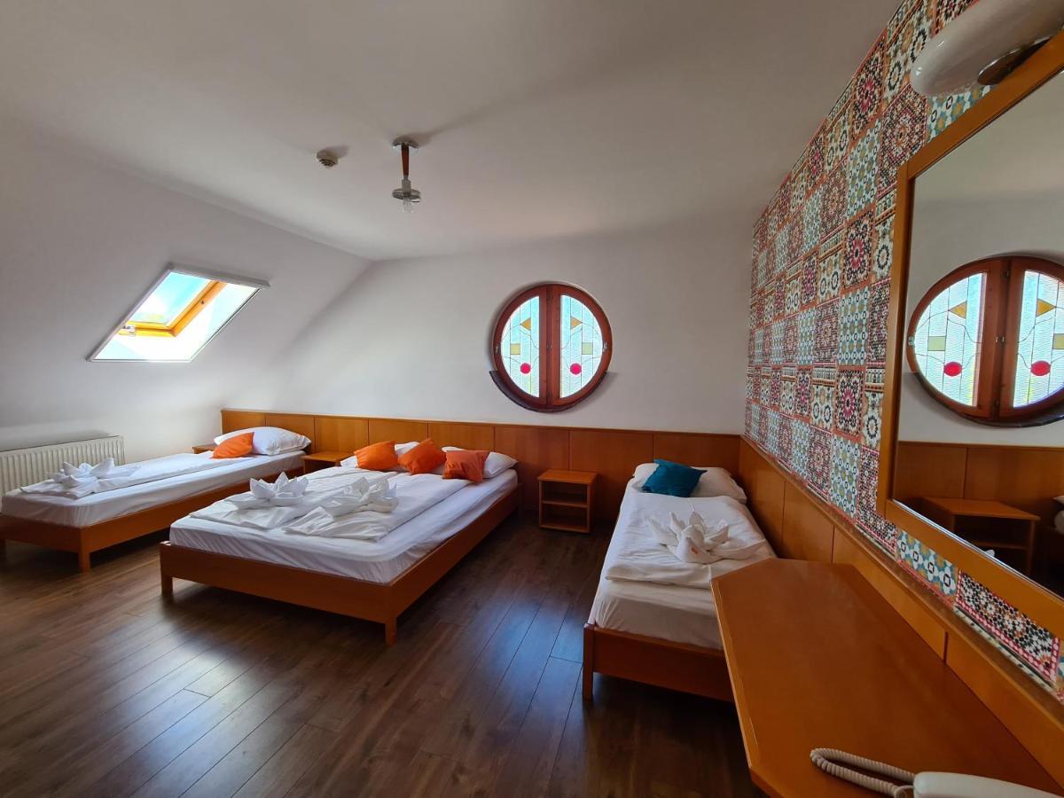 Istvan Parkhotel Es Gasztrofarm Sormas Luaran gambar